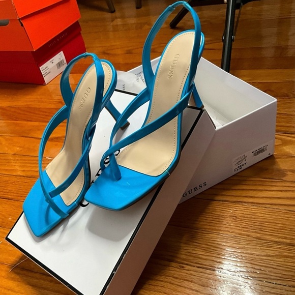 ꜱᴀɴᴅᴀʟꜱ ʜᴇᴇʟꜱ ,  ʙʀᴀɴᴅ :  ɢᴜᴇꜱꜱ  , ꜱɪᴢᴇ : 7.5 , ᴄᴏʟᴏʀ : ʙᴇʀᴍᴜᴅᴀ ʙʟᴜᴇ - Picture 2 of 7